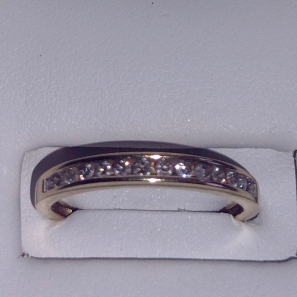 10k yellow gold ring diamond band size 8 with box